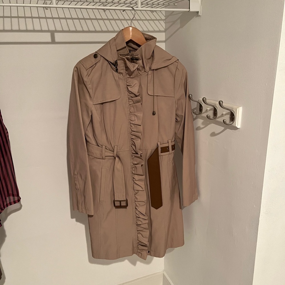Medium belted ruffled trench coat w/hood